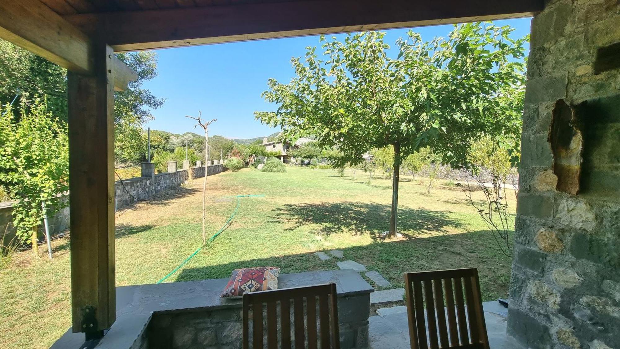 House With Big Garden And Barbeque In Nature Vourgareli Eksteriør billede